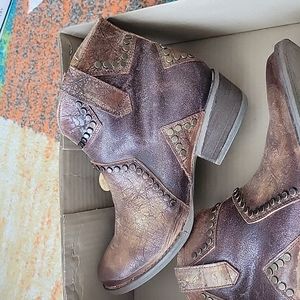 Circle G LD Cognac Star Inlay & Studs Shortie Q5015 - 8.5